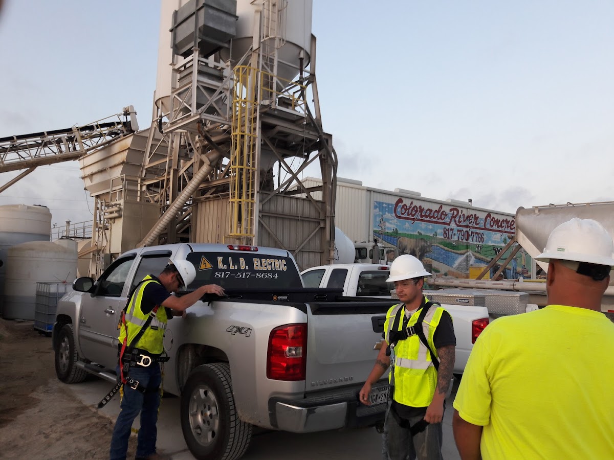 K.L.D. Electric crew in hard hats and high-vis at Colorado River Concrete industrial job
